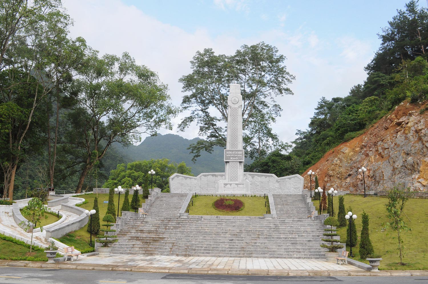 Pac-Bo-Cave-1-Cao-Bang-Vietnam-Responsible-Tourism-2